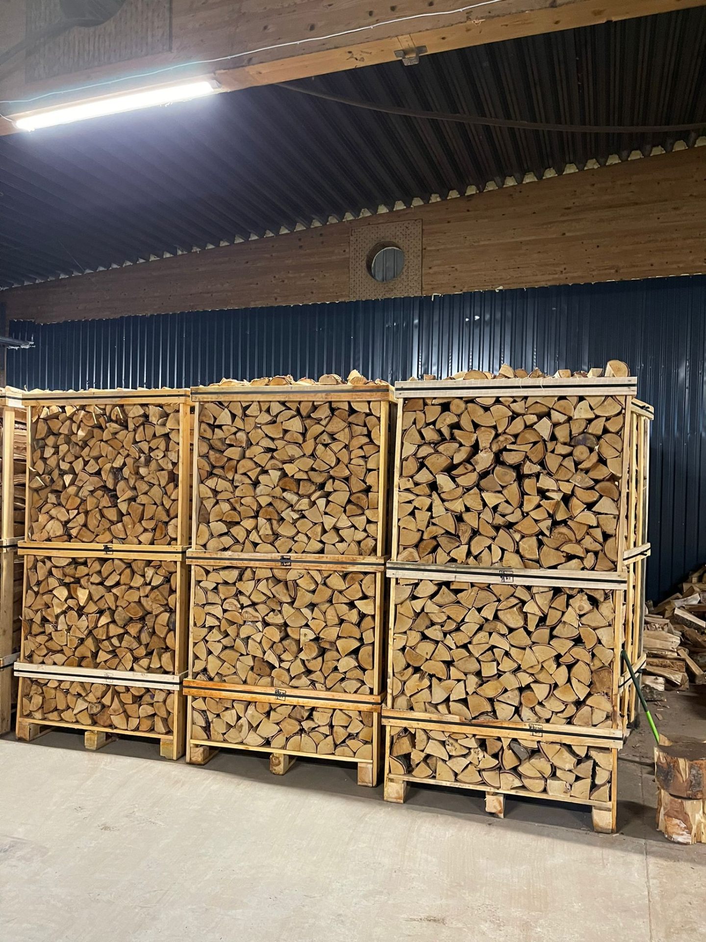 2m³ Kiln-Dried Hardwood Box — LARGE FIREWOOD CRATE — view 3